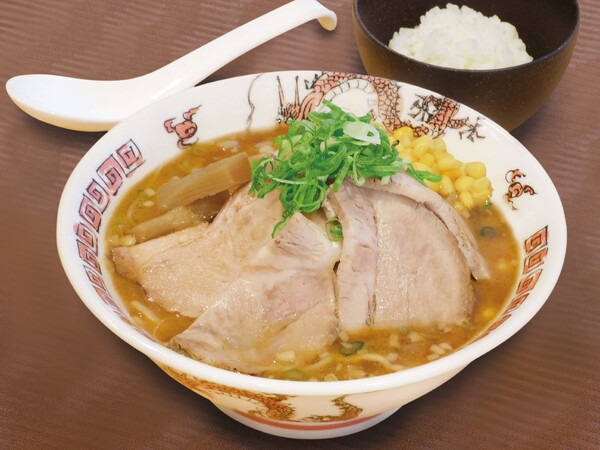 響喜豚の自家製チャーシュー麺　　　　　　　　　　　　　～ 濃厚味噌 ～