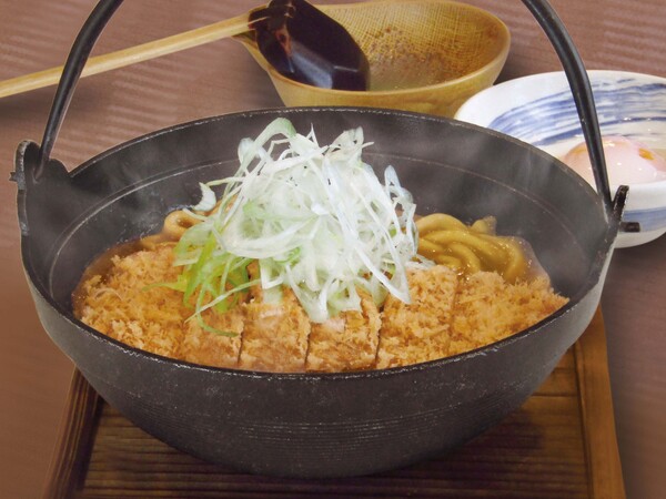 鉄鍋カツカレーうどん