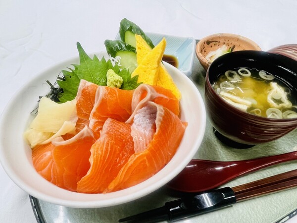 信州サーモン丼